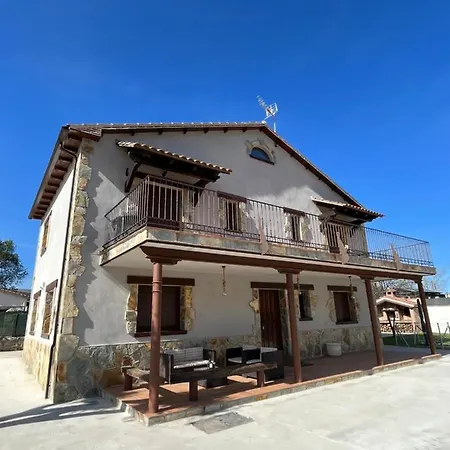 Holiday home El Pinaron Navaluenga